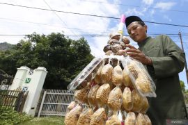 Warga Gorontalo siapkan kue kolombengi untuk Festival Walima