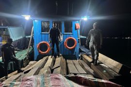 Bakamla-Kemenhut cegah pengiriman kayu olahan ilegal