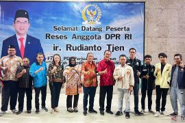 Ketua DPRD Belitung nilai Rudianto Tjen adalah politisi sederhana dan merakyat
