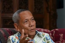 Pakar ingatkan kembali waspada  peningkatan penggunaan "gas tertawa"