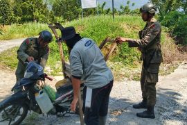 Satgas Madago Raya Polda Sulteng gencarkan razia senpi dan handak di Poso