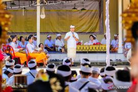 Bupati Badung hadiri persembahyangan Puncak Karya di Pura Pasek Gelgel Blahkiuh