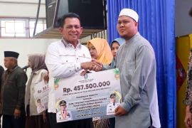 Pemprov Kepri salurkan berbagai bantuan ke Lingga