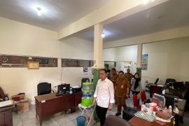 Pemkot Surabaya pastikan urus KTP dan KK gratis