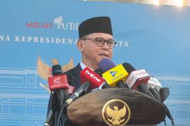 Prabowo lantik Gus Irfan sebagai Menteri Haji dan Umrah