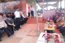 Gubernur Babel dengar keluhan petani Desa Terap Bangka Selatan