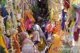 Banjarmasin gelar tradisi baayun dikuti ratusan anak