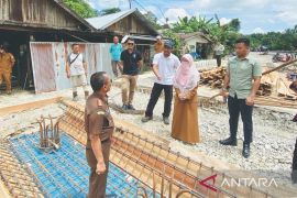 Pemkab dan Kejari Balangan tinjau proyek strategis di Lampihong