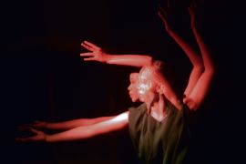 Aksi penari Ganggam Tari Kontemporer III Page 5 Small