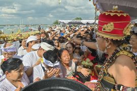 Ritual Melukat Hari Banyu Pinaruh di Pulau Bali