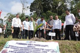 Bapas Yogyakarta tanam bibit kelapa dukung program ketahanan pangan nasional