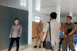 Komisi III DPRD Belitung tinjau pekerjaan rehabilitasi atap museum Tanjungpandan