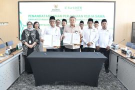Bank NTB Syariah gandeng Baznas NTB salurkan zakat Rp7,2 miliar