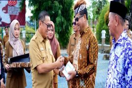 Pj Bupati Barito Utara lepas 33 PNS purna tugas