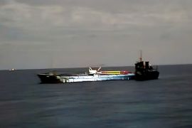 Bakamla  evakuasi Kapal MV Leann yang terbakar di Perairan Anambas