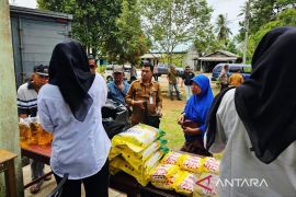 Bulog salurkan 374 ton beras SPHP kepada masyarakat Natuna