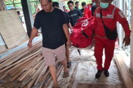 Polisi: Pasutri terseret banjir di Kuta Utara, satu meninggal dunia