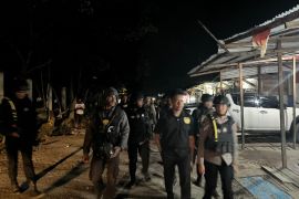 Polres Tolikara gelar patroli jalan kaki menciptakan rasa aman warga