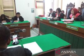 Empat warga Medan Belawan divonis 2,5 tahun penjara karena bakar motor polisi