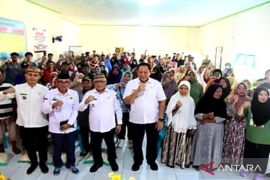 Pemprov Gorontalo salurkan bantuan beras cadangan pangan pemerintah