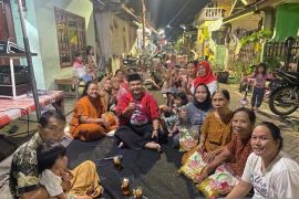 Kader PDI-P Surabaya ajak warga hidupkan semangat gotong royong