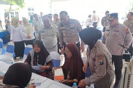 Ditlantas Polda Jatim gelar baksos, bakti kesehatan sambut HUT ke-70
