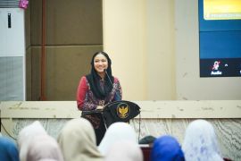 Bupati Dharmasraya tekankan pentingnya penguasaan bahasa Inggris hadapi persaingan global