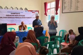 "Jumat Serius" di Lebak, salurkan bantuan cegah stunting