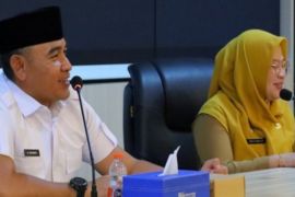 Bupati Tanah Laut tingkatkan kualitas jurnalis pada era digital