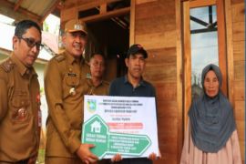 Bupati Tanah Laut targetkan 589 rumah dibedah pada 2025
