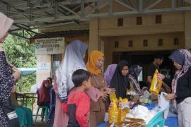 Pasar Murah di Desa Mauya bantu warga penuhi kebutuhan pokok