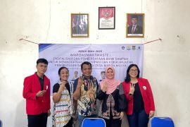Dosen UMB libatkan warga buat digitalisasi bank sampah di Tangerang