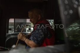 Pemindahan Prasetyo Budietjahjono ke Lapas Pakjo Page 3 Small