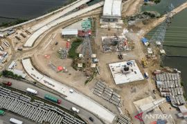 BNPB urges regions to prepare for potential flooding, extreme weather