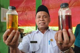 DLH Pontianak melalui TPST Edelweiss upah sampah kresek jadi bahan bakar minyak