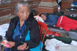 Langkah-langkah untuk melindungi lansia di daerah bencana dari RSV