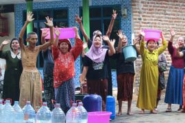 BPBD Pasuruan salurkan air bersih bagi 10 desa terdampak kekeringan