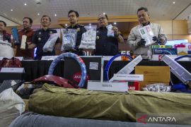 Bea Cukai Batam tetapkan tersangka penyelundupan 22 ton pasir timah ke Thailand