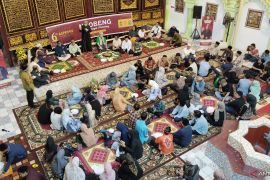 Asosiasi pengusaha kue Sumsel santuni 50 anak yatim di Museum Bayt Al-Quran akbar