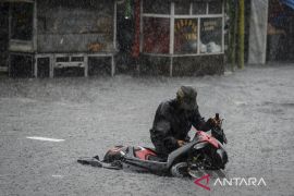 Banjir akibat buruknya kualitas drainase di Tangerang