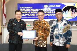 Pemkot Pontianak raih penghargaan pelayanan publik kategori sangat baik