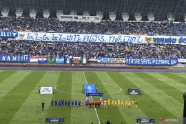 Uilliam Baros antarkan Persib kalahkan Persebaya