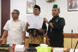 DPRD Batam komitmen tindaklanjuti aspirasi HMI terkait sampah hingga pajak