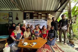 Universitas PGRI Palangka Raya tingkatkan nilai tambah buah naga lewat pendampingan pasca panen di Kalampangan