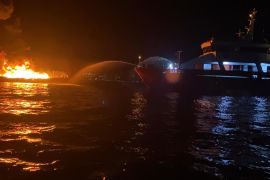 KLM Maryam Indah terbakar di laut Banggai, SAR evakuasi ABK