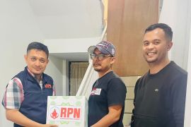 Rangkiang Peduli Negeri (RPN) Memberikan Bantuan Untuk "Anak Kadai" Korban Kebakaran Pasar Payakumbuh