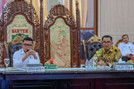 Gubernur Andra Soni minta Satlinmas tingkatkan kesiapsiagaan dini