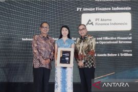 Atome raih dua penghargaan di tengah tantangan industri multifinance