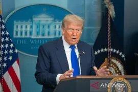 Trump kekang naker asing, naikkan biaya visa jadi Rp1,6 miliar