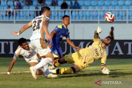 Super League - Arema FC dibungkam Dewa United 1-2 di Kanjuruhan